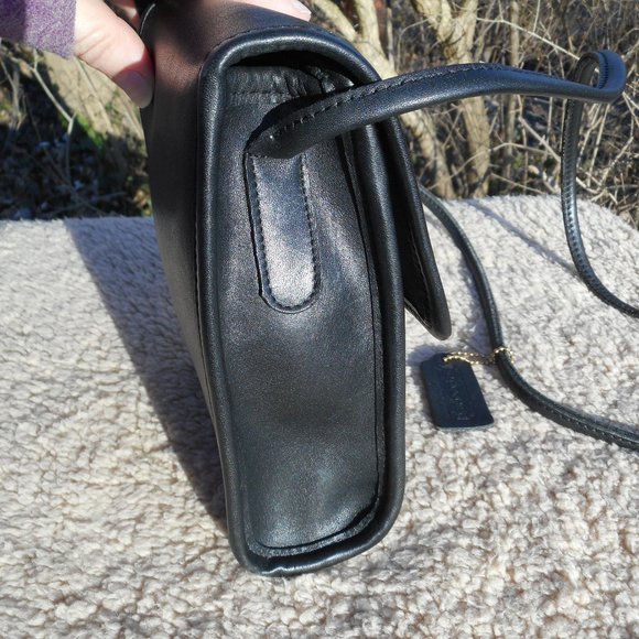 SOLD*** Vintage Coach Scooter Bag 9893, EUC in Black - Picture 4 of 10